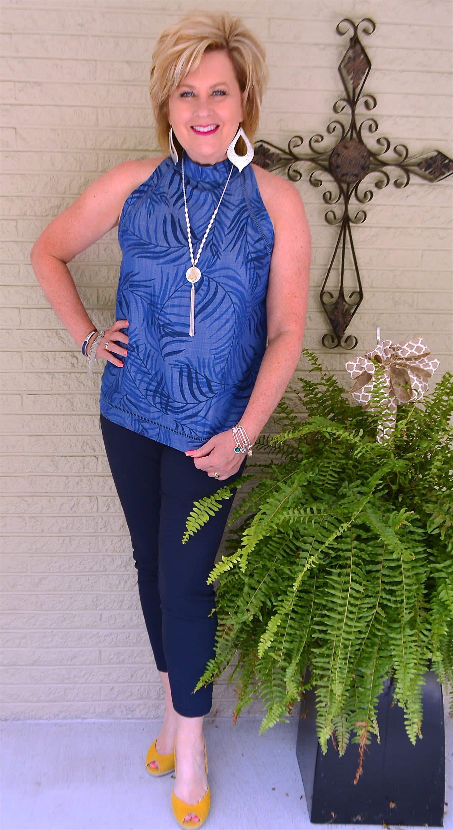 50 IS NOT OLD | WHAT CAN YOU WEAR WITH YELLOW ESPADRILLES