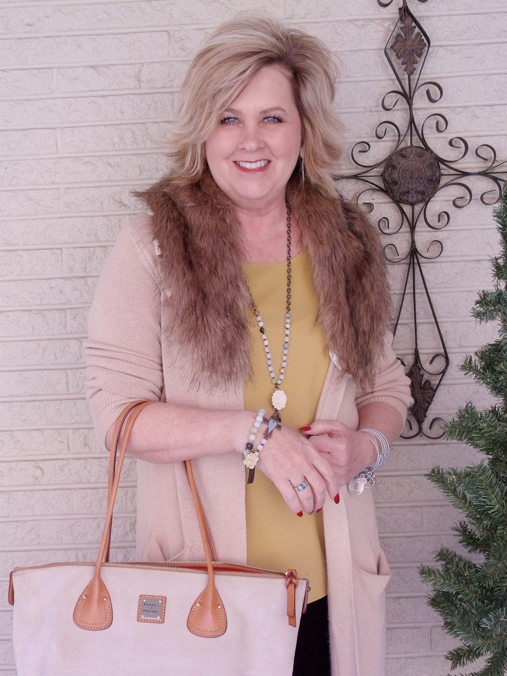 50 IS NOT OLD | A FAUX FUR COLLAR AS AN ACCESSORY