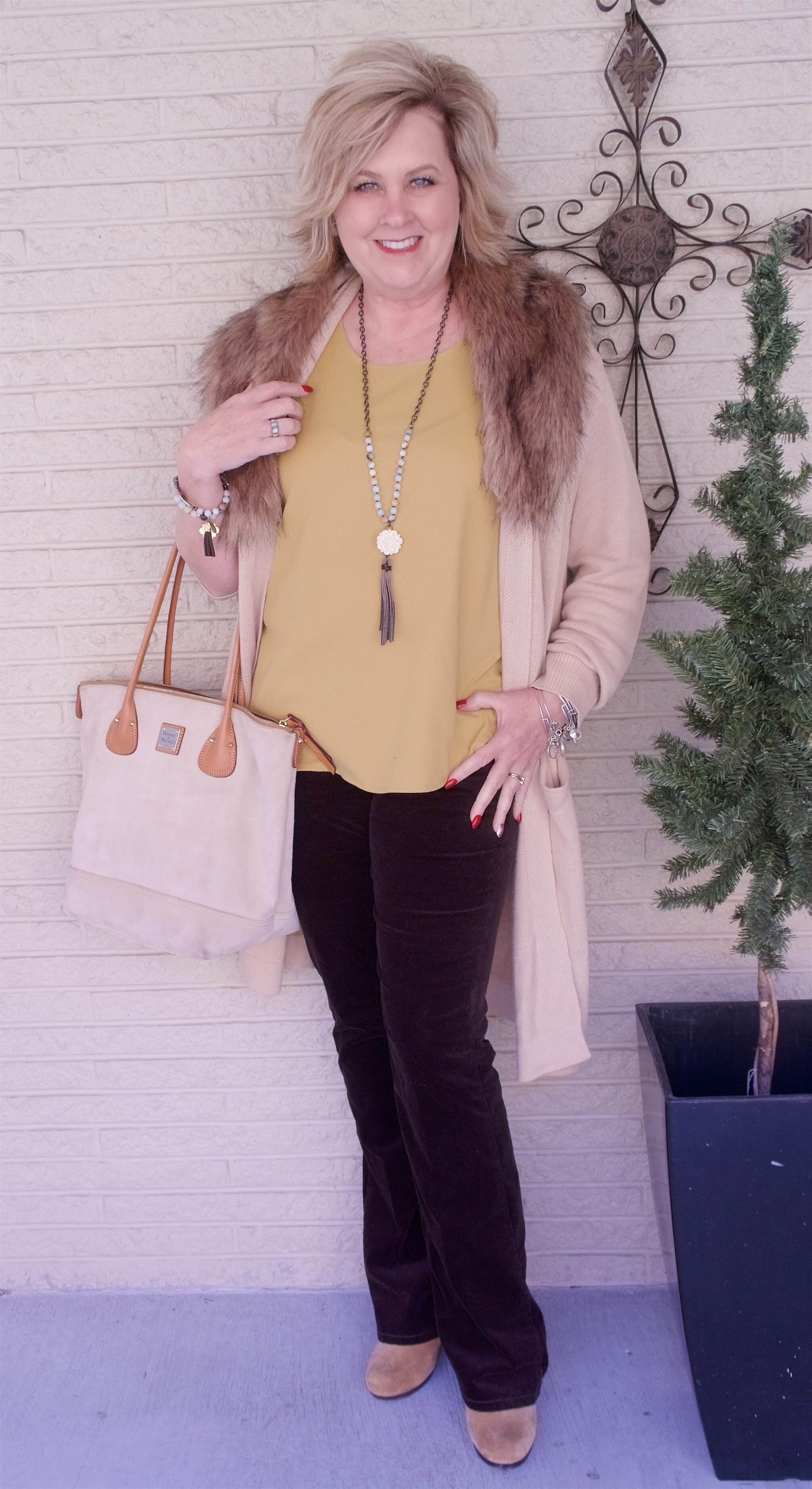 50 IS NOT OLD | A FAUX FUR COLLAR AS AN ACCESSORY