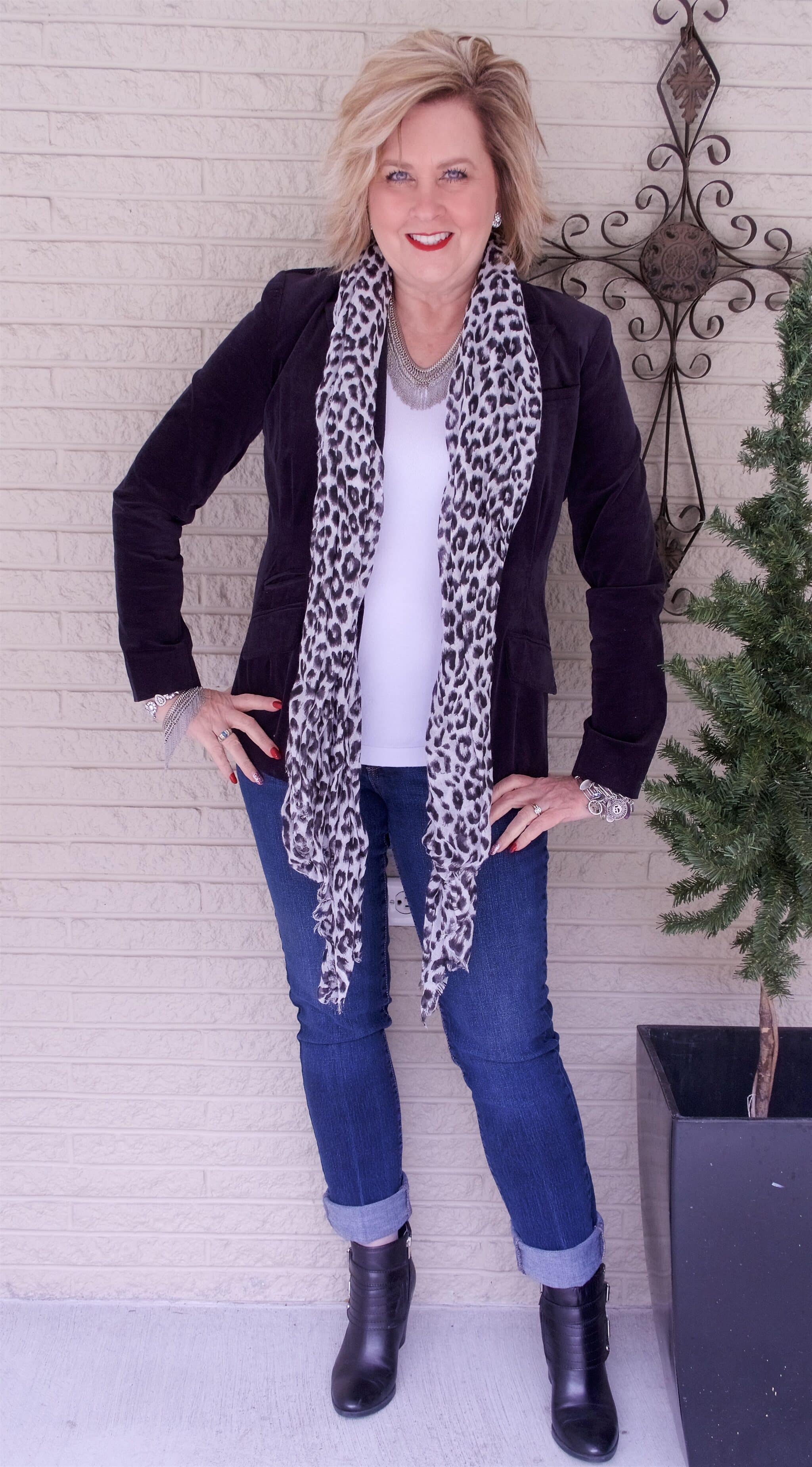 50 IS NOT OLD | CHOOSING ACCESSORIES FOR A DRAMATIC EFFECT