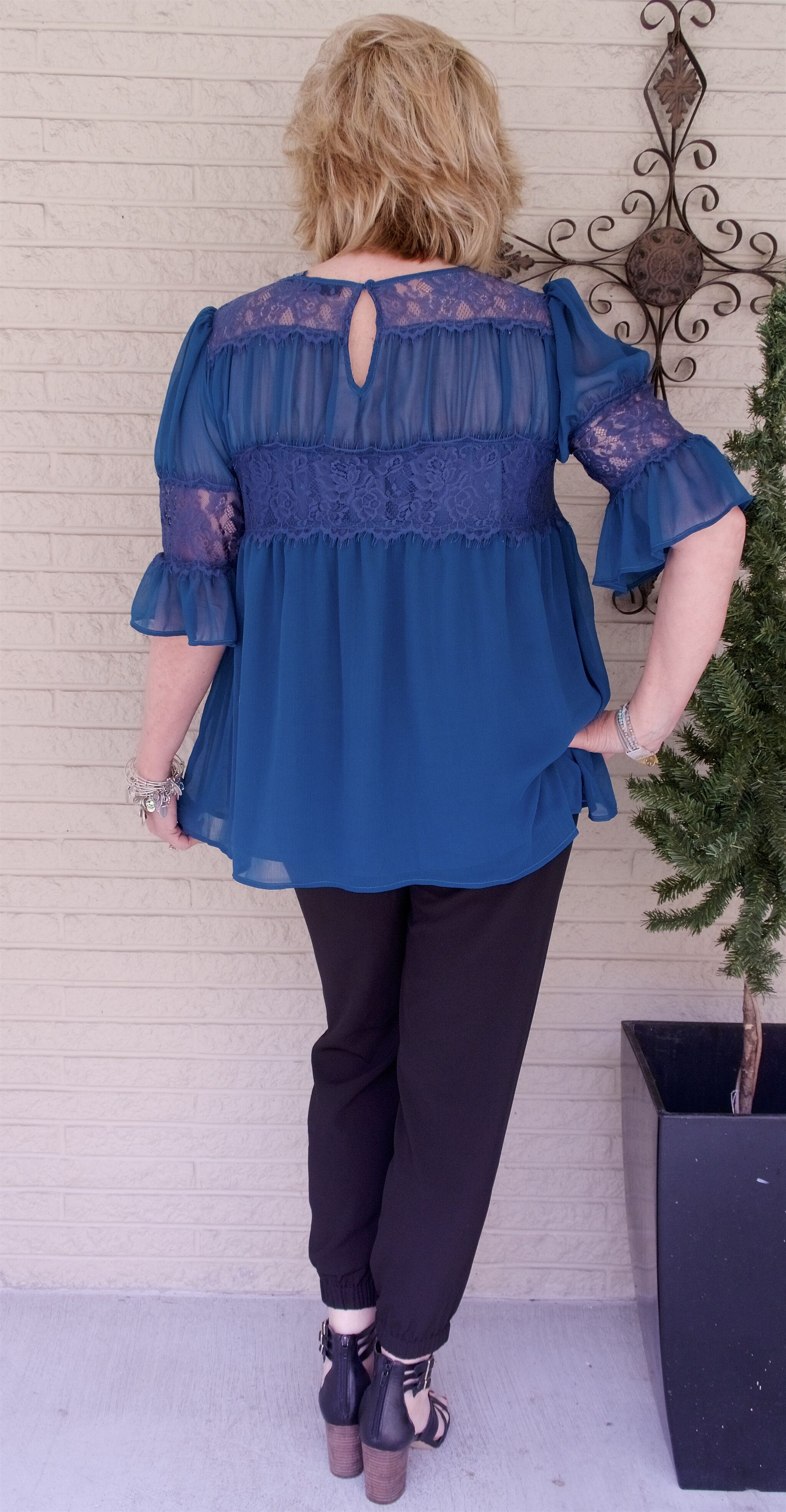 50 IS NOT OLD | ROMANTIC AND FEMININE DETAILS