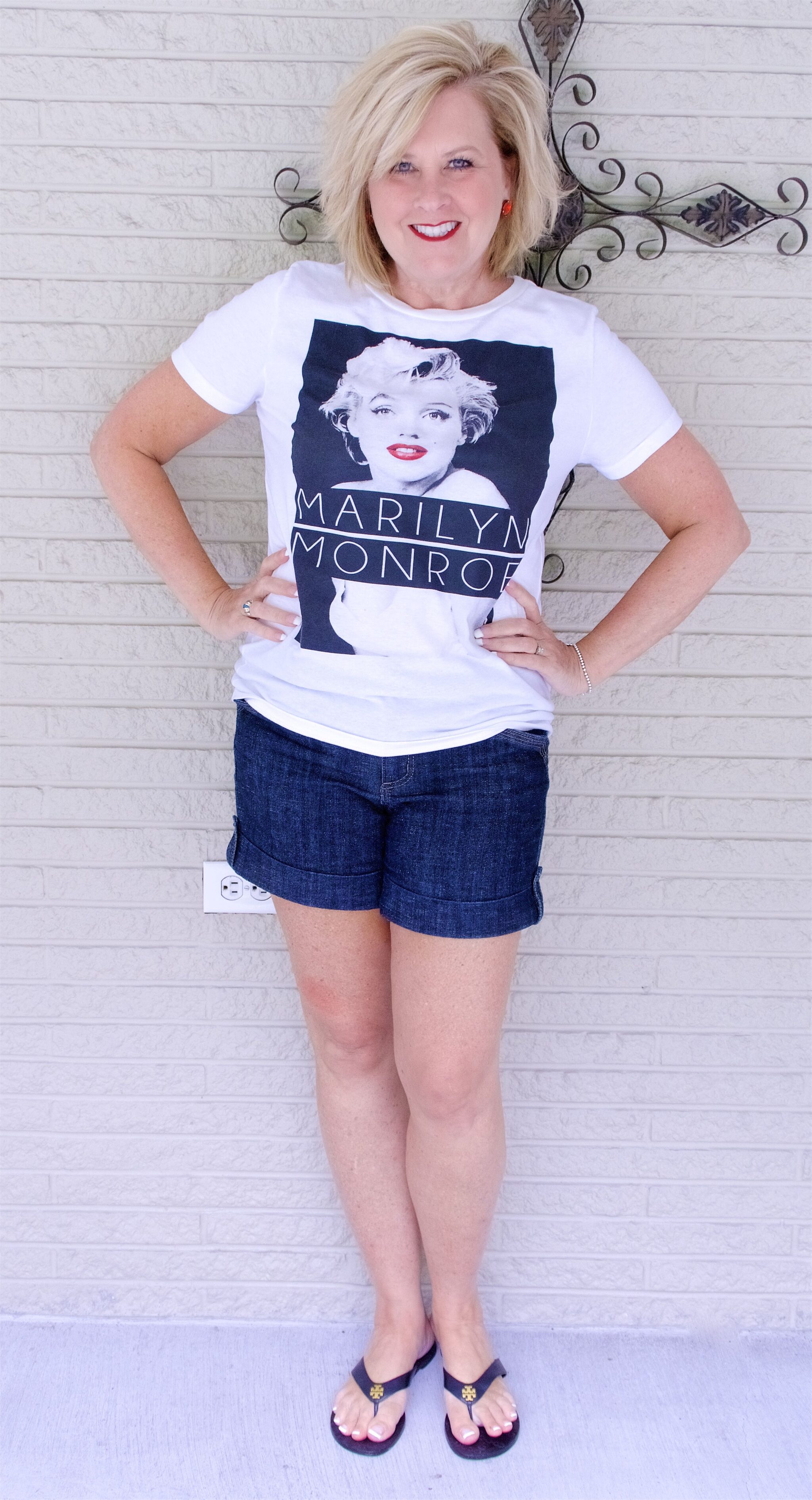 50 IS NOT OLD | INCREDIBLE LASHES AND RED LIPSTICK | FASHION OVER 40