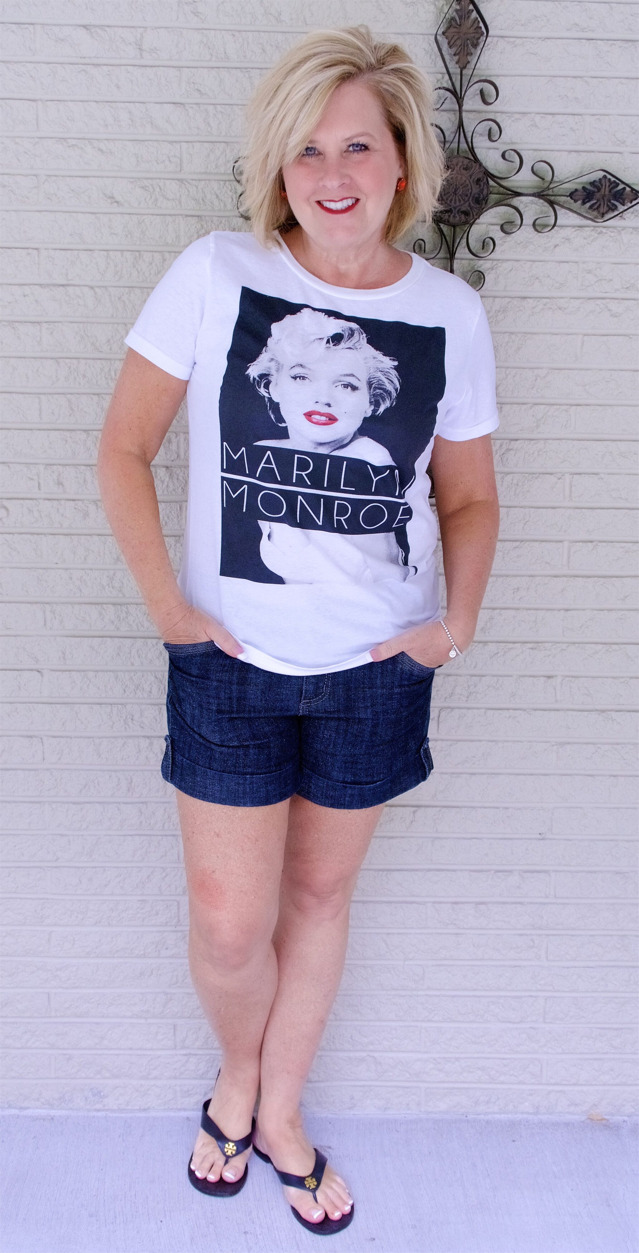 50 IS NOT OLD | INCREDIBLE LASHES AND RED LIPSTICK | FASHION OVER 40