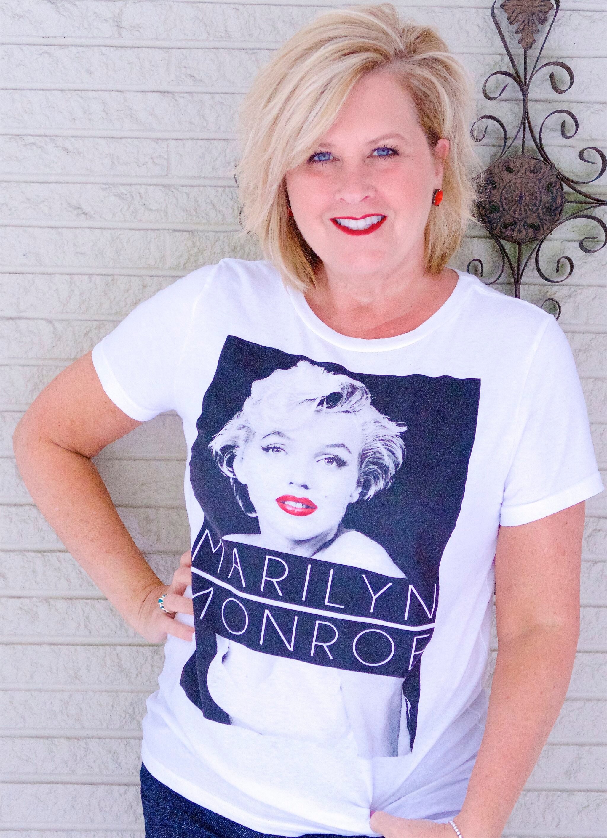 50 IS NOT OLD | INCREDIBLE LASHES AND RED LIPSTICK | FASHION OVER 40