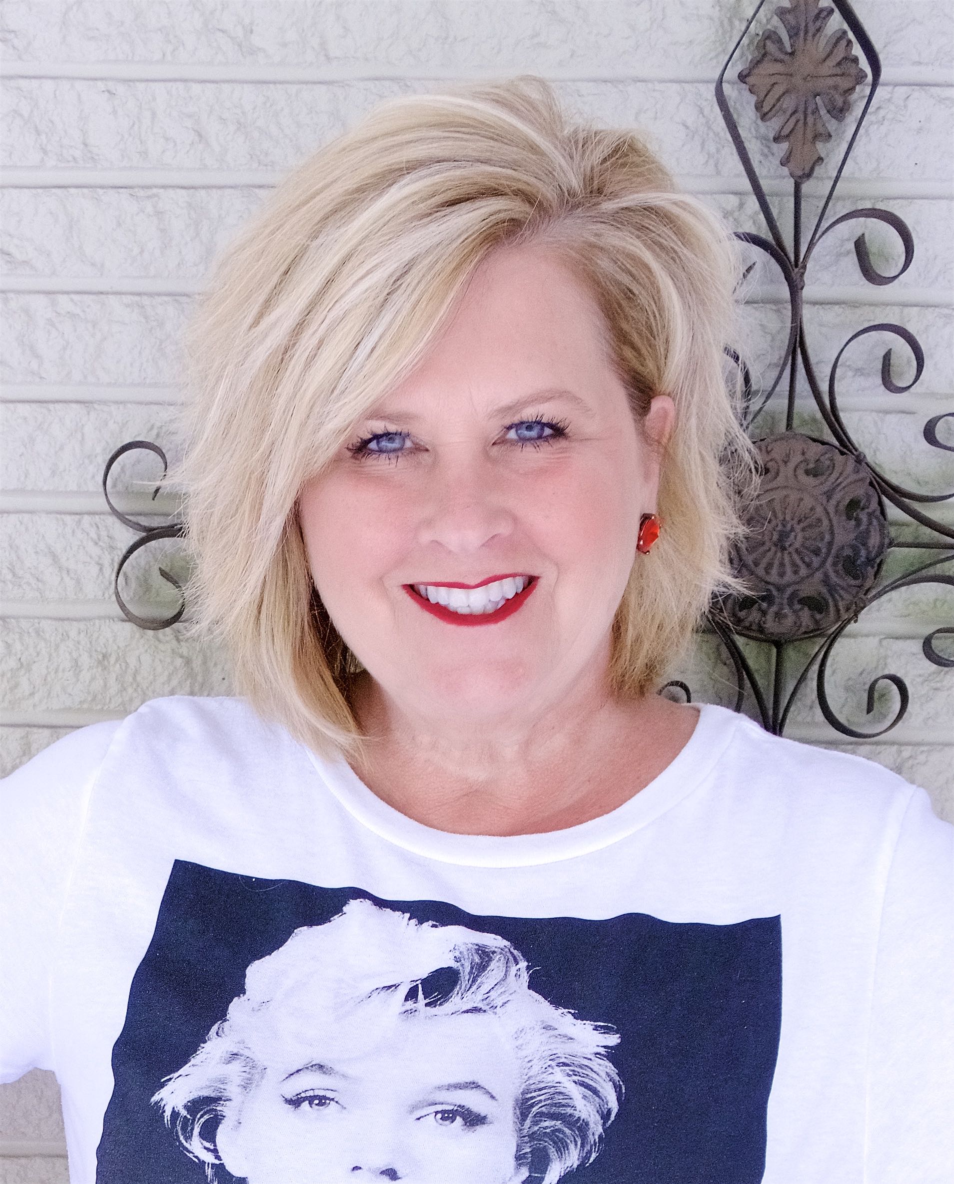 50 IS NOT OLD | INCREDIBLE LASHES AND RED LIPSTICK | FASHION OVER 40