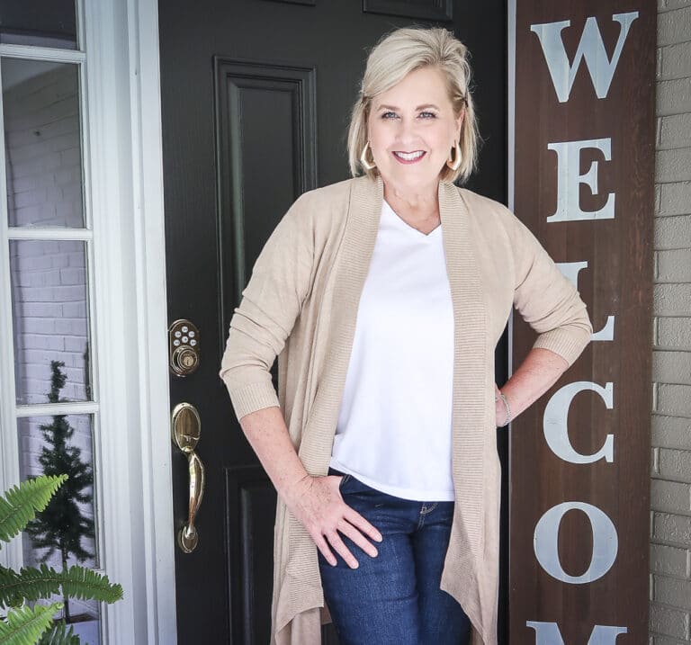 ADDING A LIGHTWEIGHT CARDIGAN IS PERFECT FOR FALL