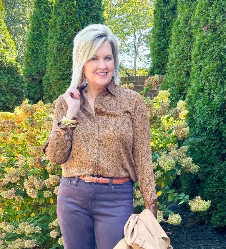 Over 50 Fashion Blogger, Tania Stephens is showing how to style one pair of pants five ways for fall32