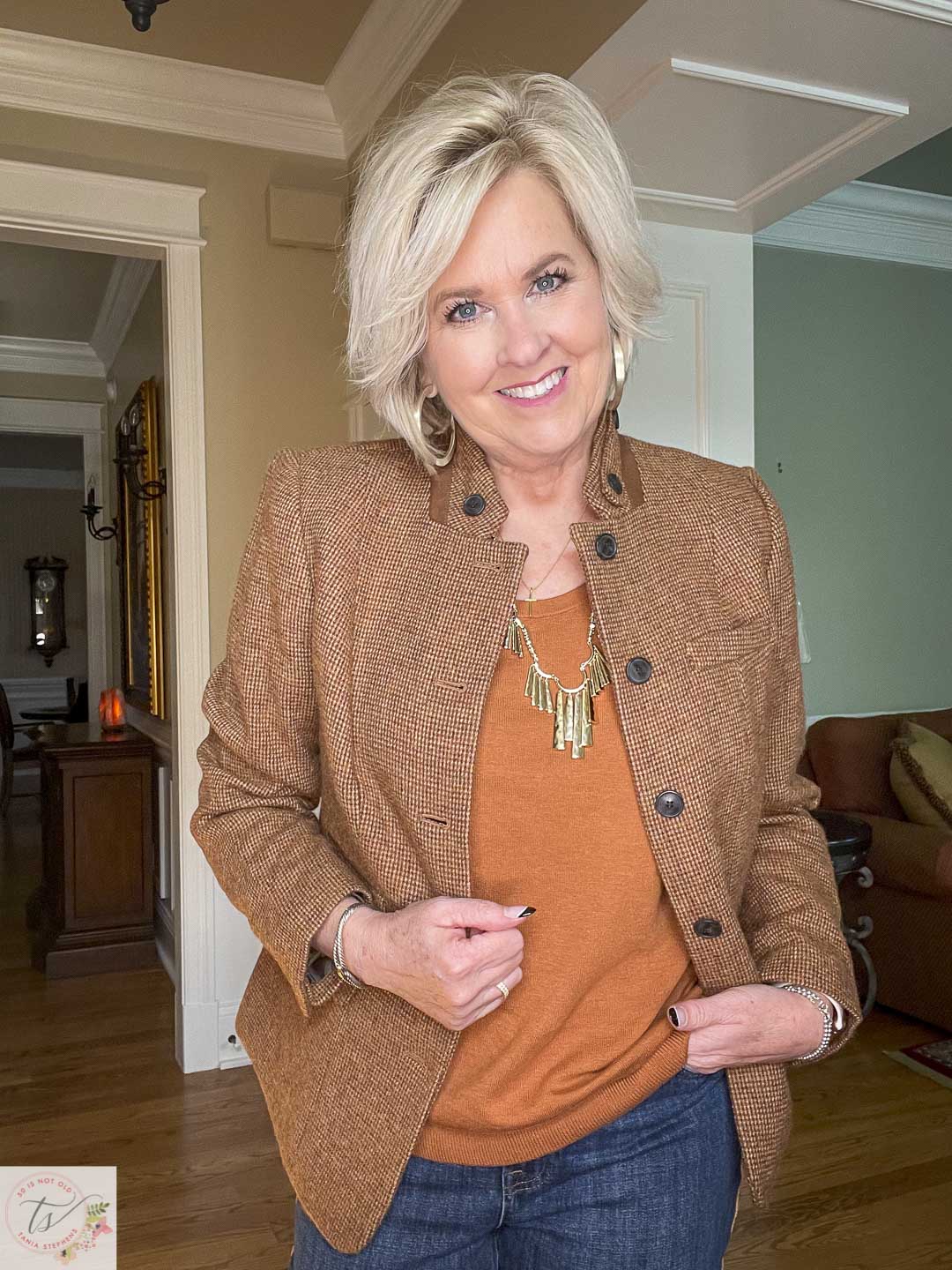 Over 40 Fashion Blogger, Tania Stephens is going out to eat in this check blazer which could be worn dressy or casual