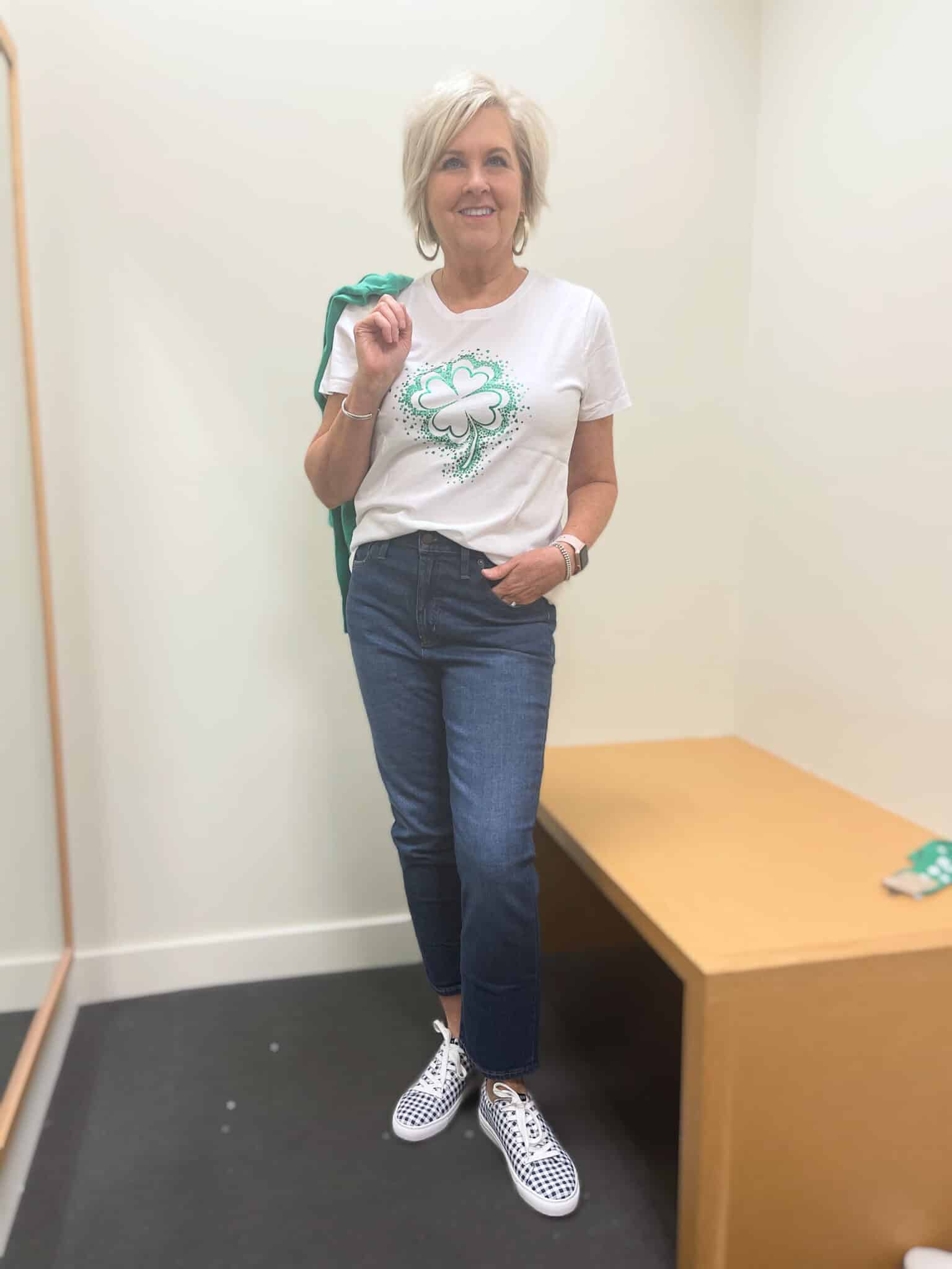Over 40 Fashion Blogger, Tania Stephens is doing a try-on haul with JCrew Factory and Banana Republic Factory