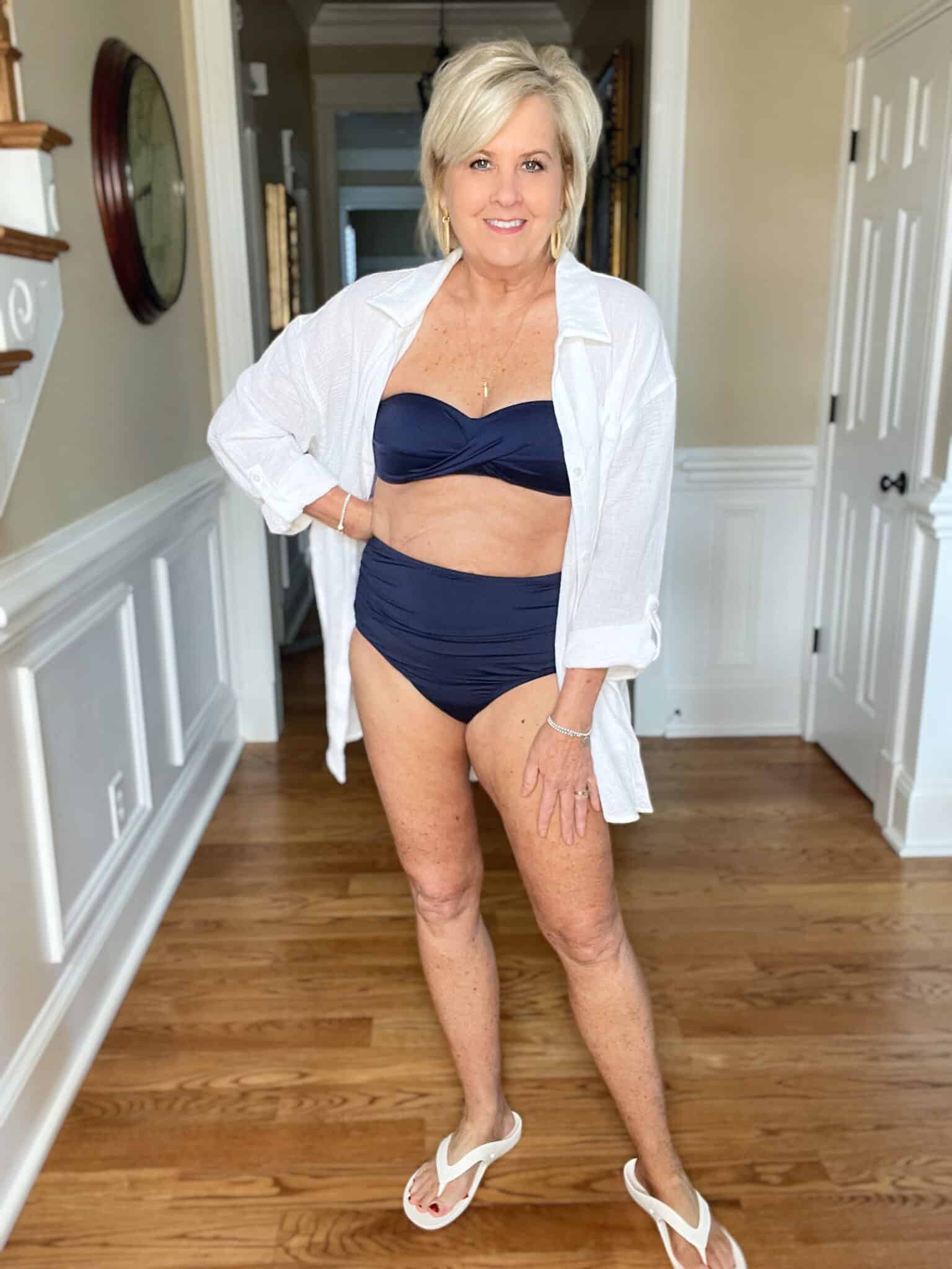 Over 40 Fashion Blogger, Tania Stephens is doing a swimsuit try-on haul 1189