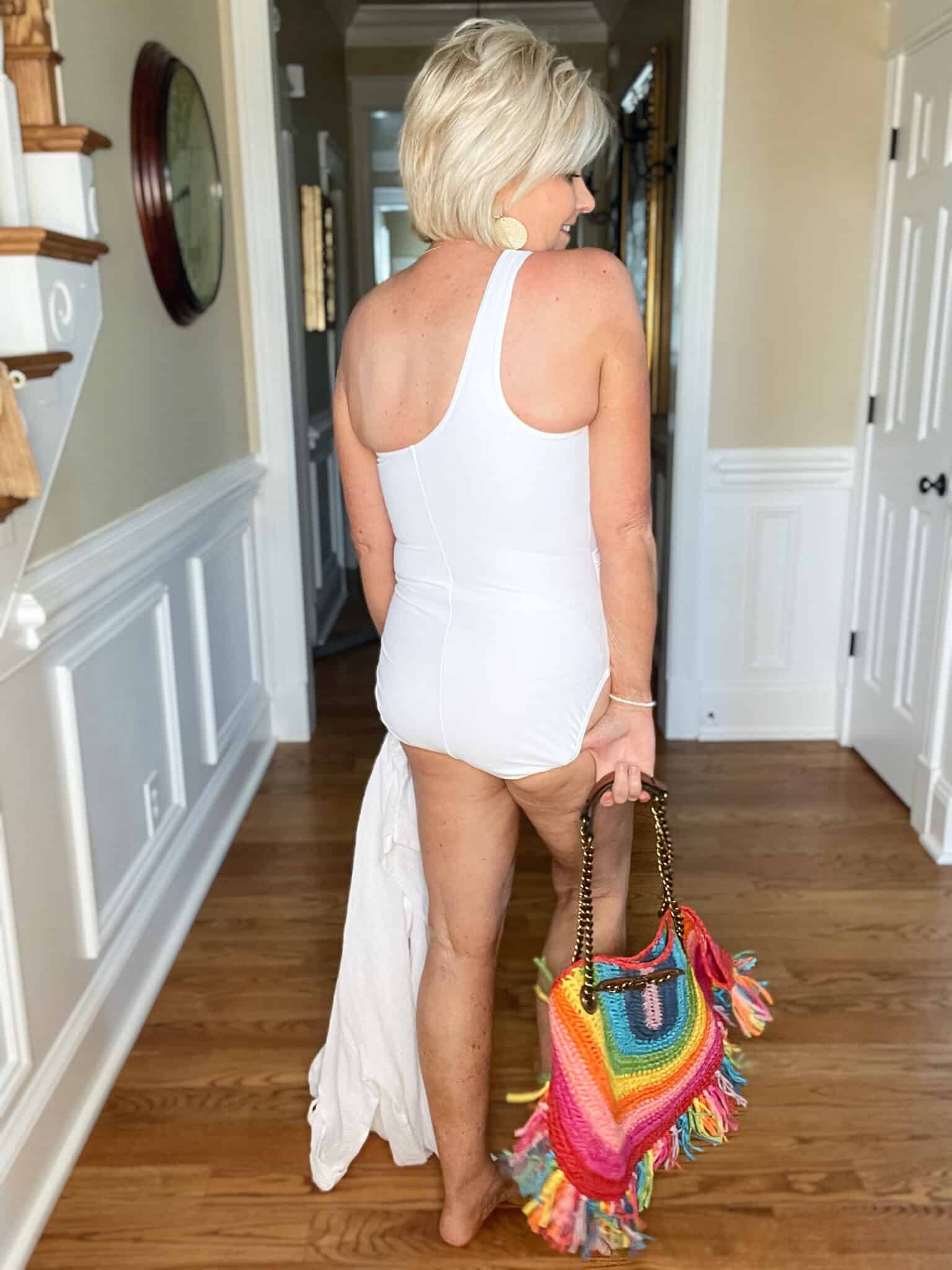 Over 40 Fashion Blogger, Tania Stephens is doing a swimsuit try-on haul 14