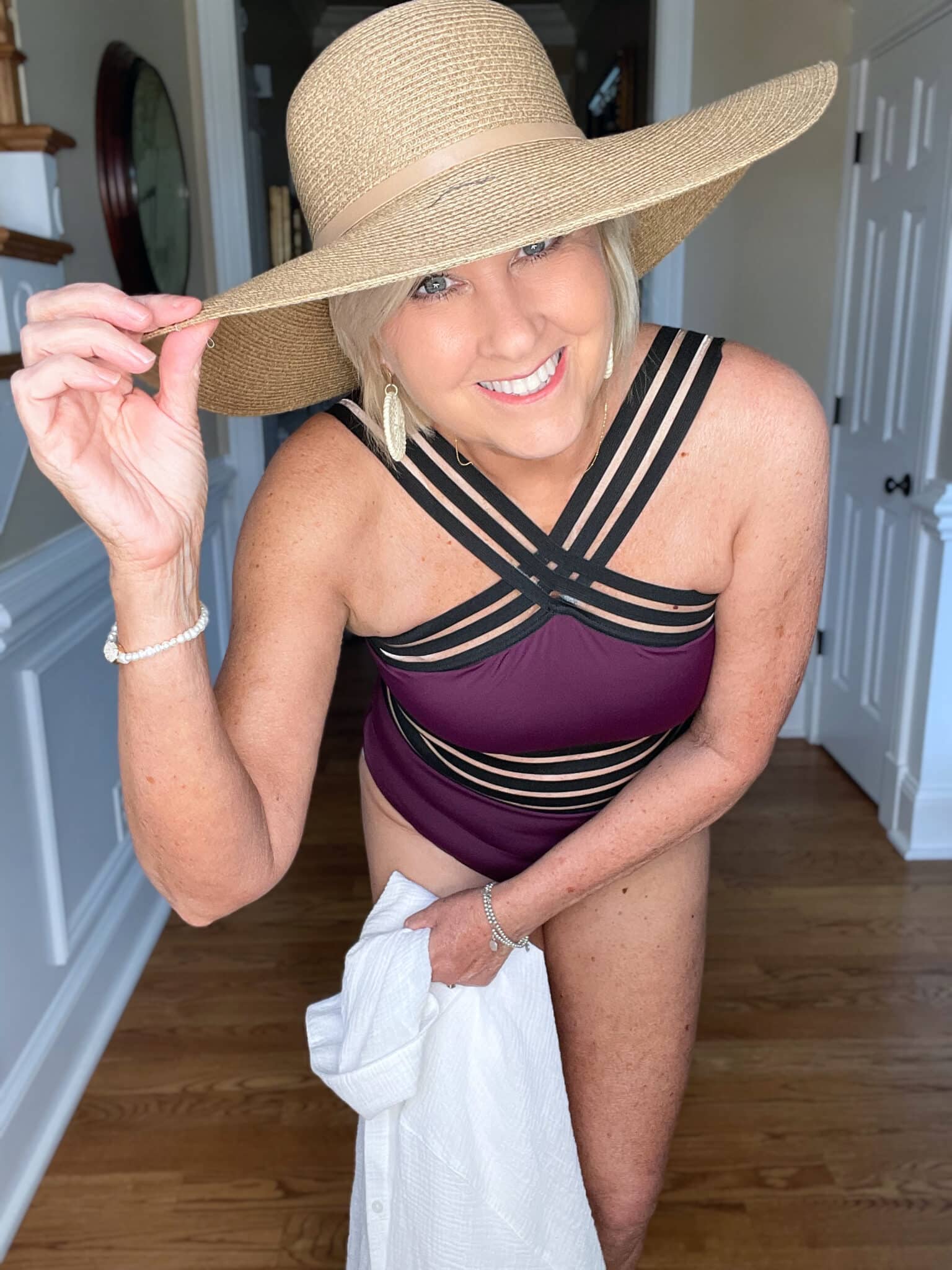 Over 40 Fashion Blogger, Tania Stephens is doing a swimsuit try-on haul 1228