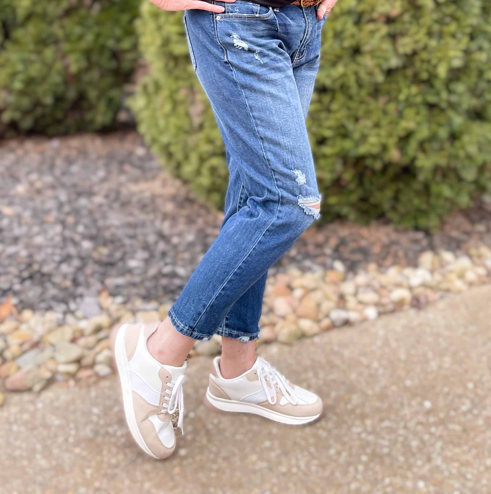 Over 40 Fashion Blogger, Tania Stephens is styling affordable jeans from Walmart5
