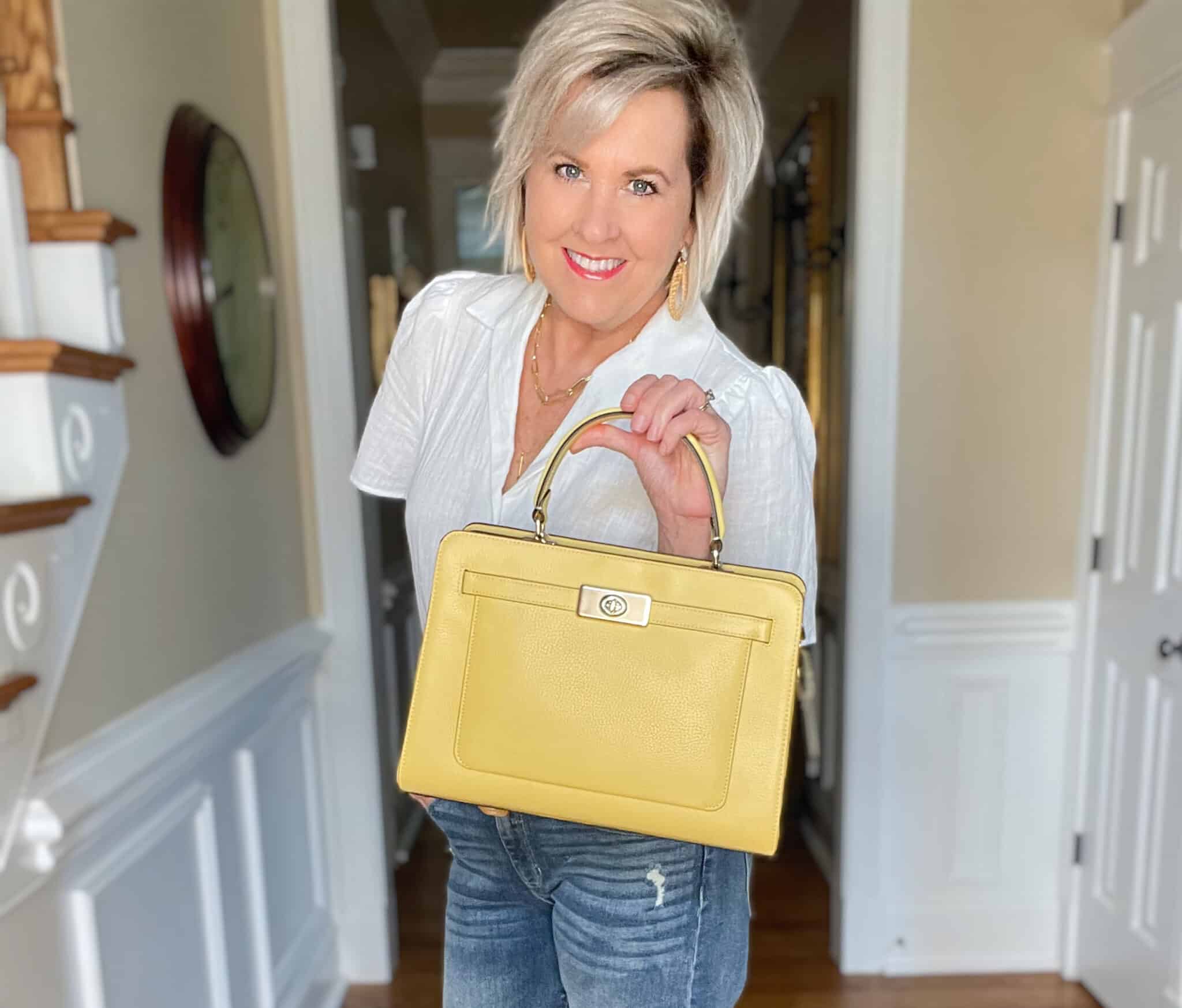 Over 40 Fashion Blogger, Tania Stephens is keeping it casual in a white shirt and jeans 15