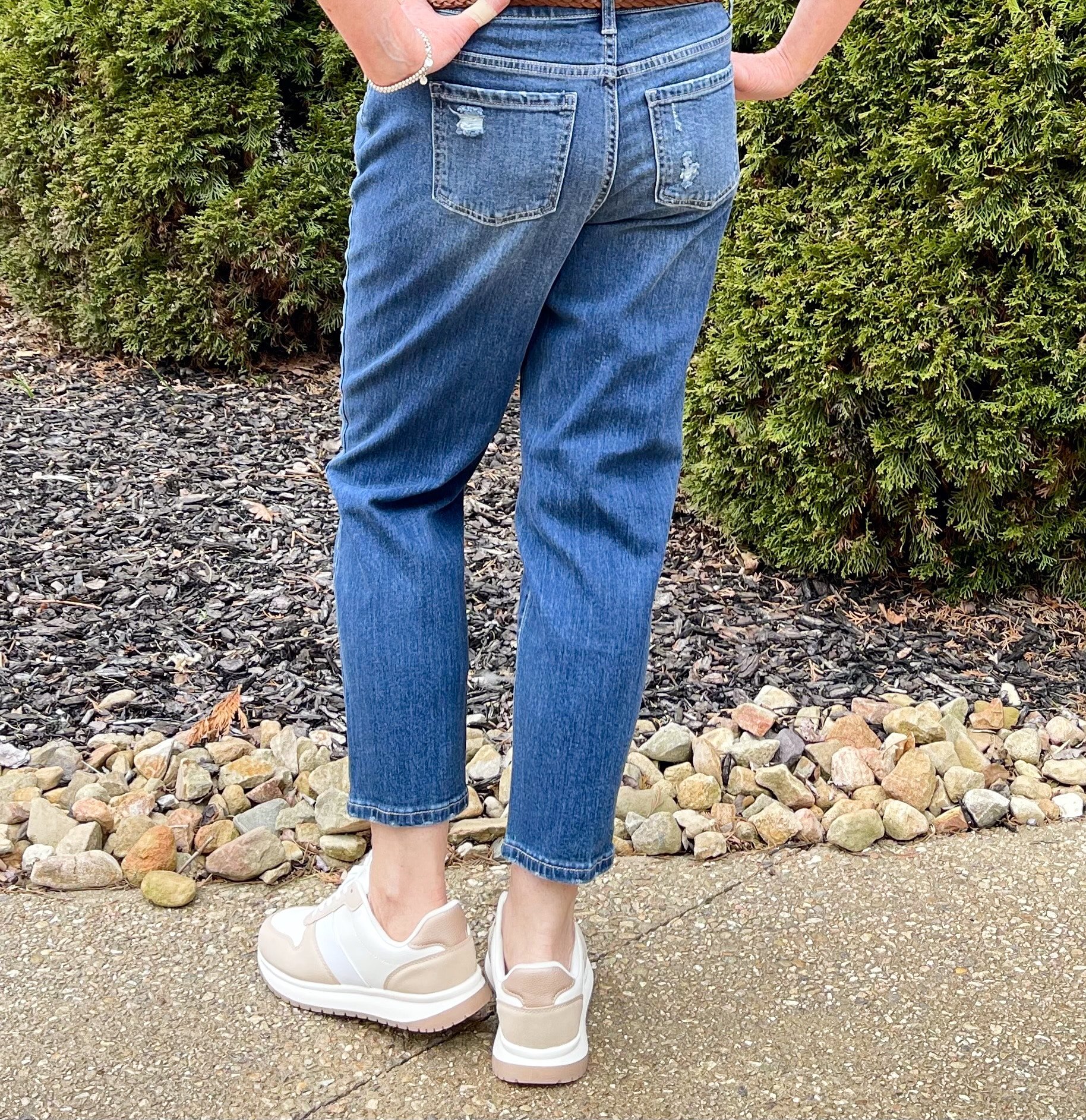 Over 40 Fashion Blogger, Tania Stephens is styling affordable jeans from Walmart 30