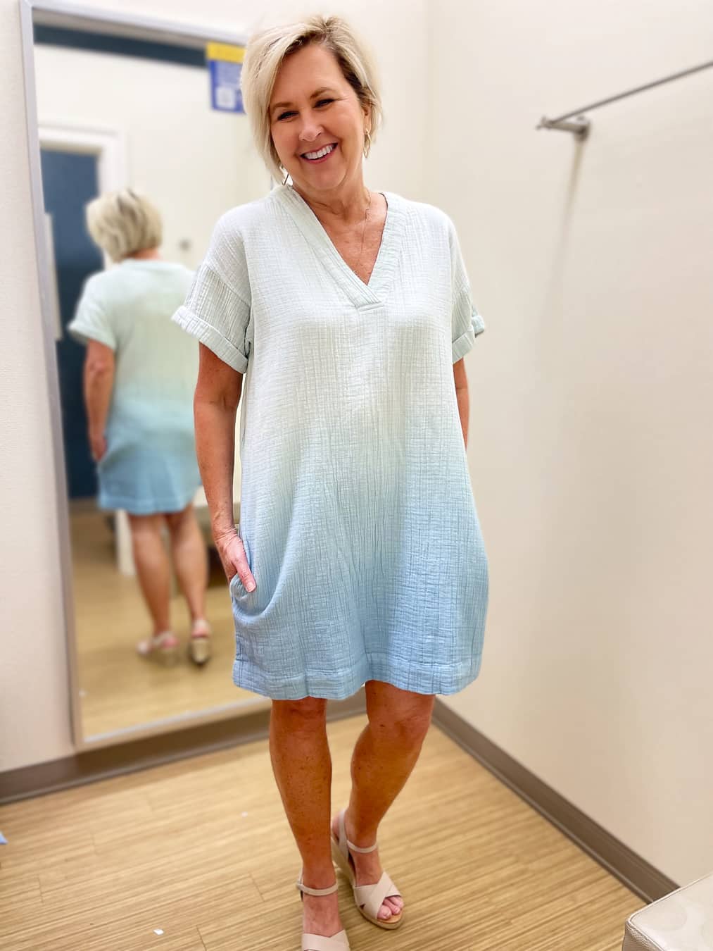 Over 40 Fashion Blogger, Tania Stephens is doing a Belk try-on haul with summer dresses22