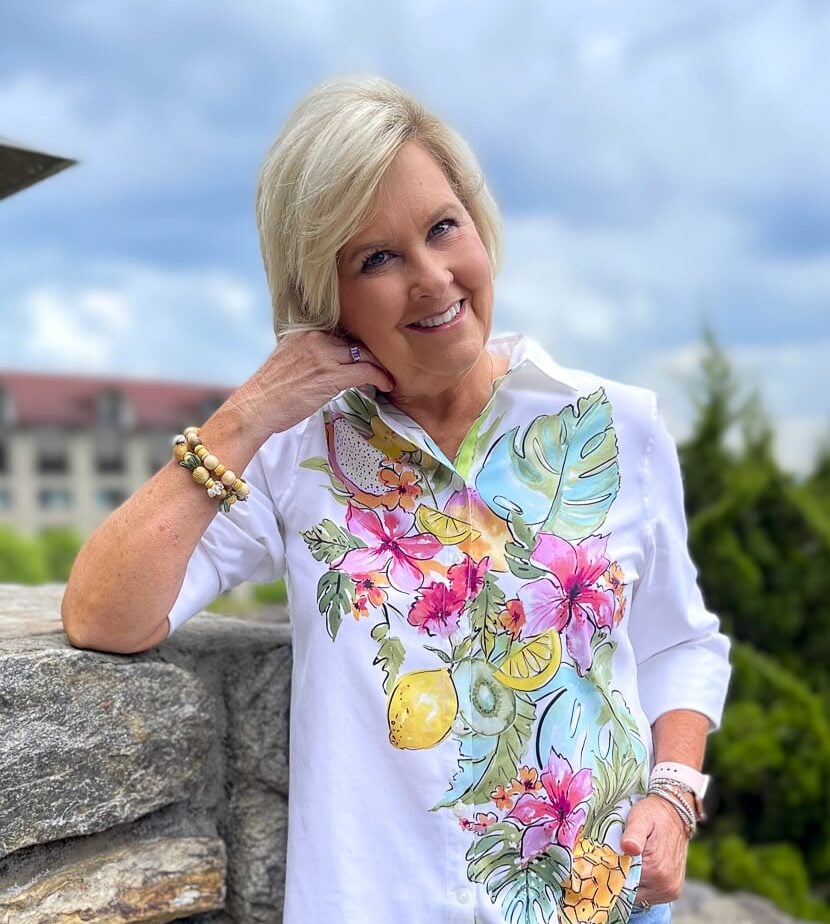 Over 40 Fashion Blogger, Tania Stephens is styling a Pretty in Pink This or That post with Chicos15