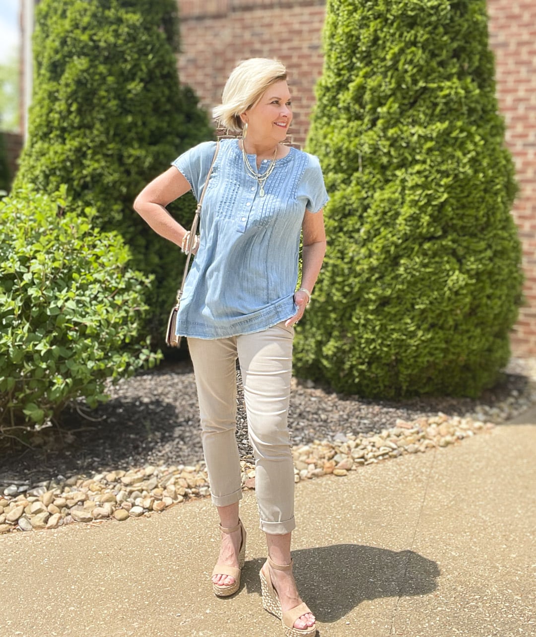 Over 40 Fashion Blogger, Tania Stephens is styling a J.Jill chambray shirt with khaki jeans5