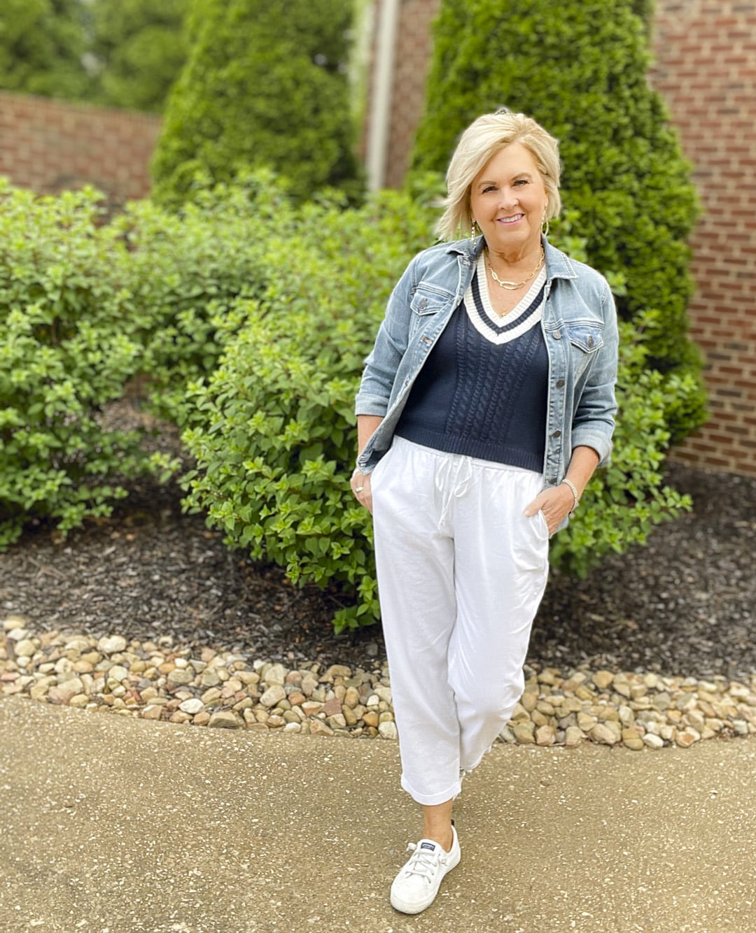 Over 40 Fashion Blogger, Tania Stephens is styling clothing for the 4th of July in a Try-On Haul24