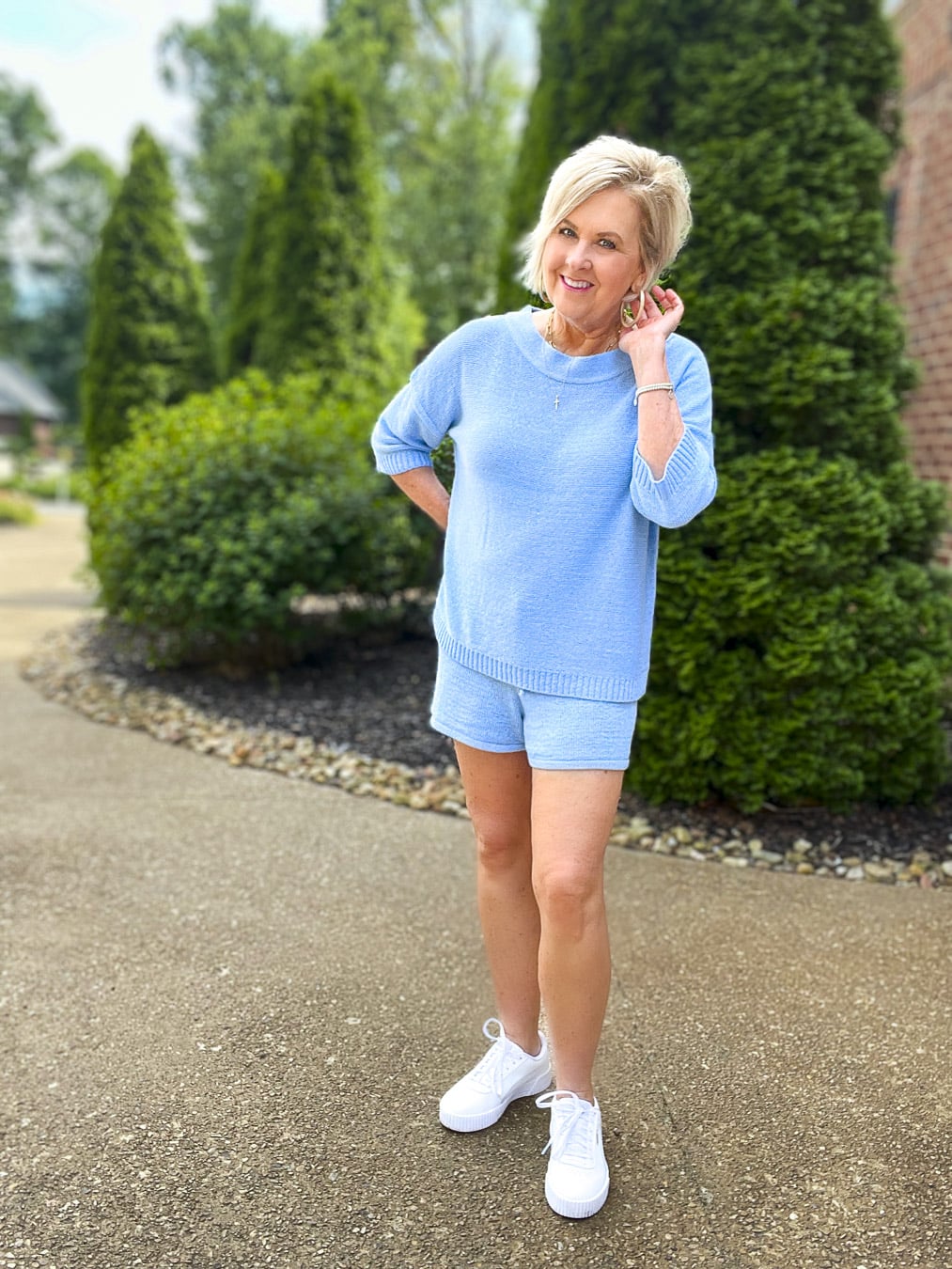 Over 40 Fashion Blogger, Tania Stephens is wearing a blue lounger short set from Amazon6