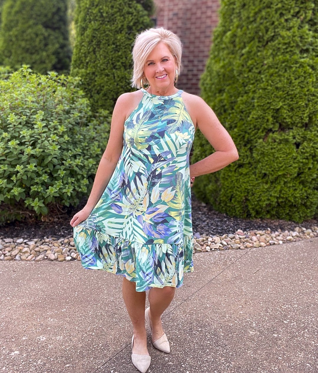 Over 40 Fashion Blogger, Tania Stephens is styling affordable summer dresses from Walmart14