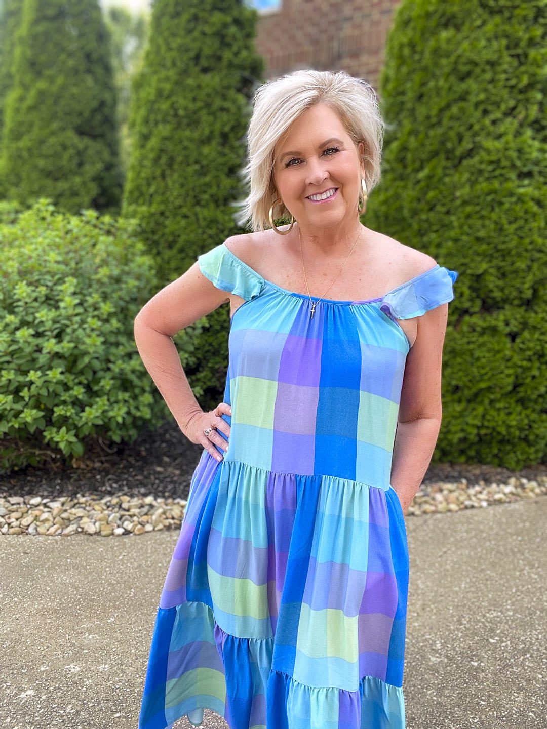 Over 40 Fashion Blogger, Tania Stephens is styling affordable summer dresses from Walmart21
