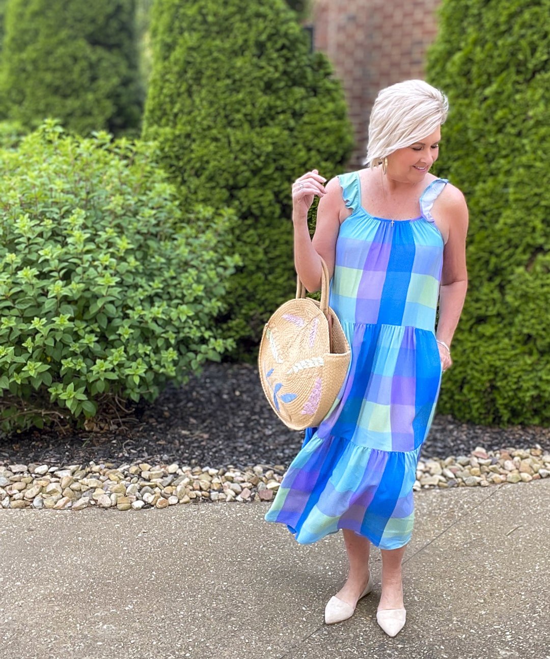 Over 40 Fashion Blogger, Tania Stephens is styling affordable summer dresses from Walmart24