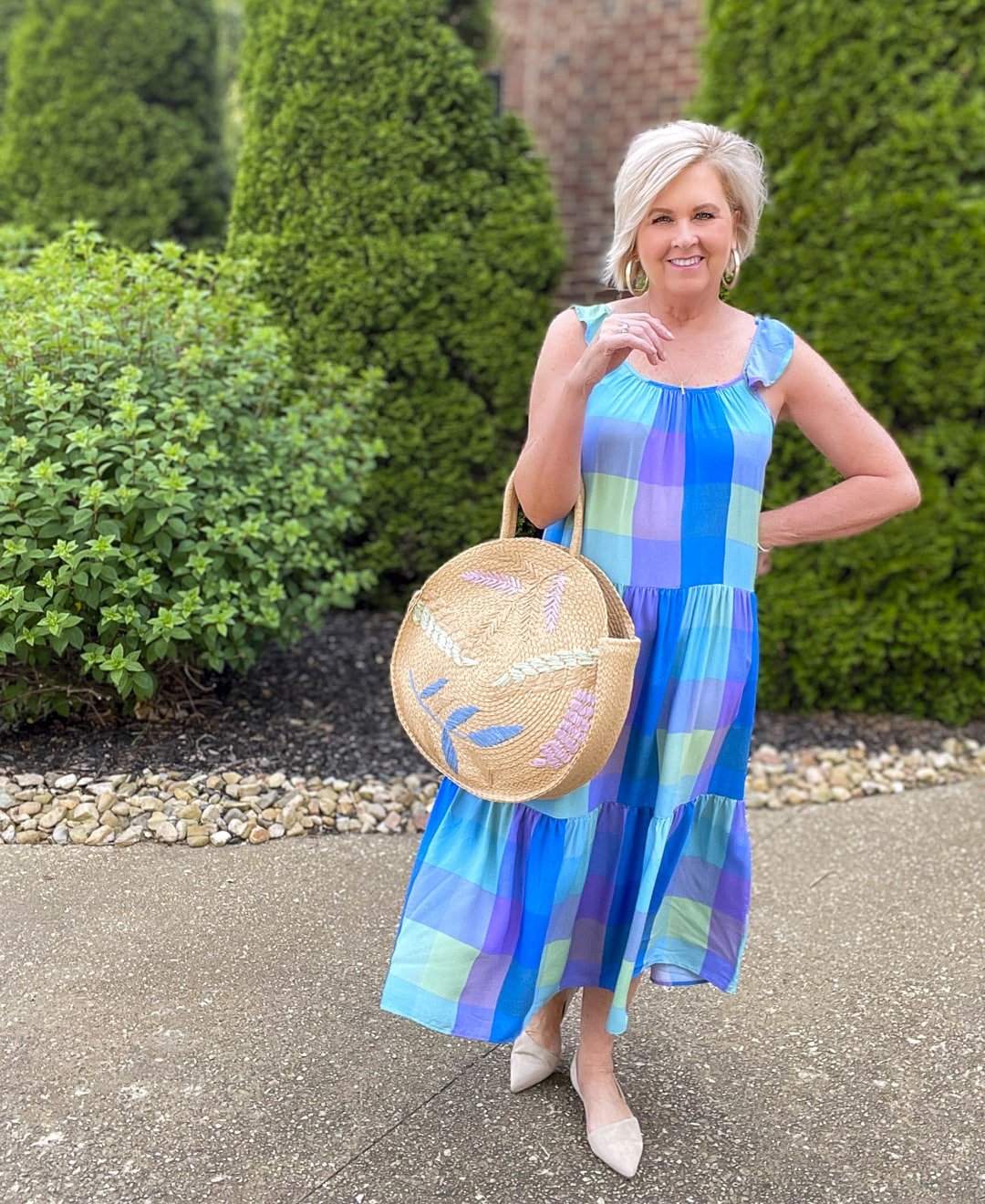 Over 40 Fashion Blogger, Tania Stephens is styling affordable summer dresses from Walmart25