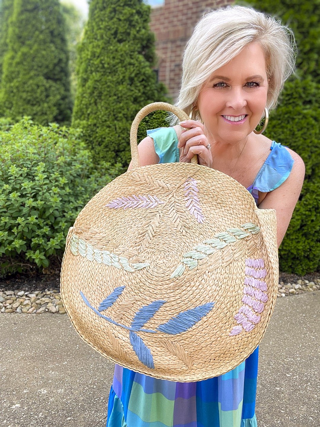 Over 40 Fashion Blogger, Tania Stephens is styling affordable summer dresses from Walmart26