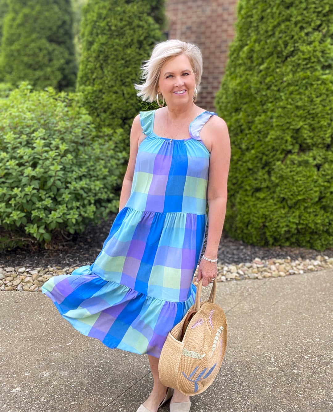 Over 40 Fashion Blogger, Tania Stephens is styling affordable summer dresses from Walmart 31 