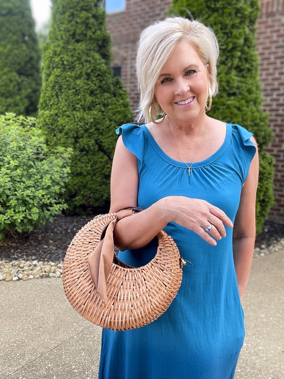 Over 40 Fashion Blogger, Tania Stephens is styling affordable summer dresses from Walmart7