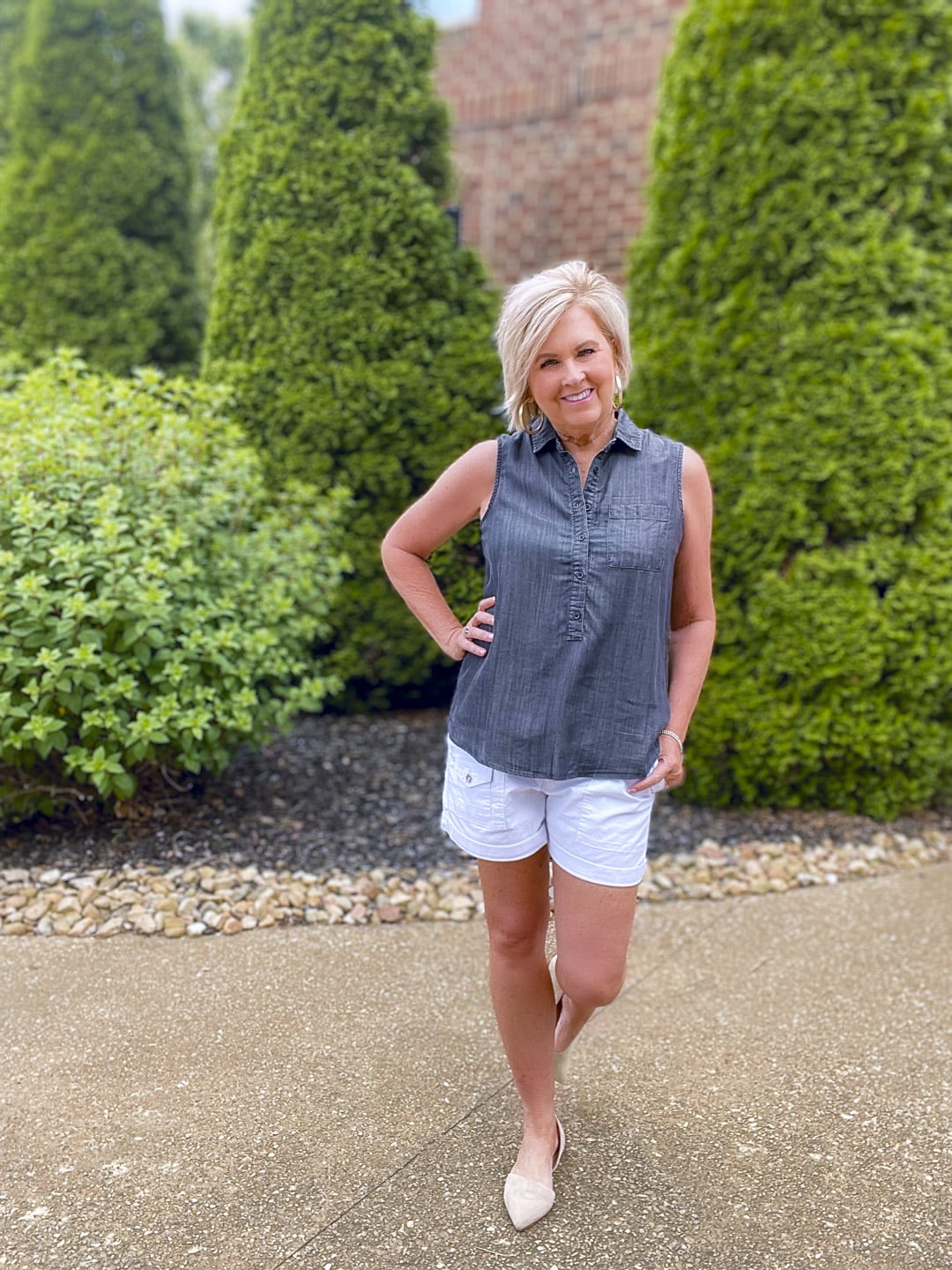 Over 40 Fashion Blogger, Tania Stephens is styling white shorts from Walmart in three ways 4