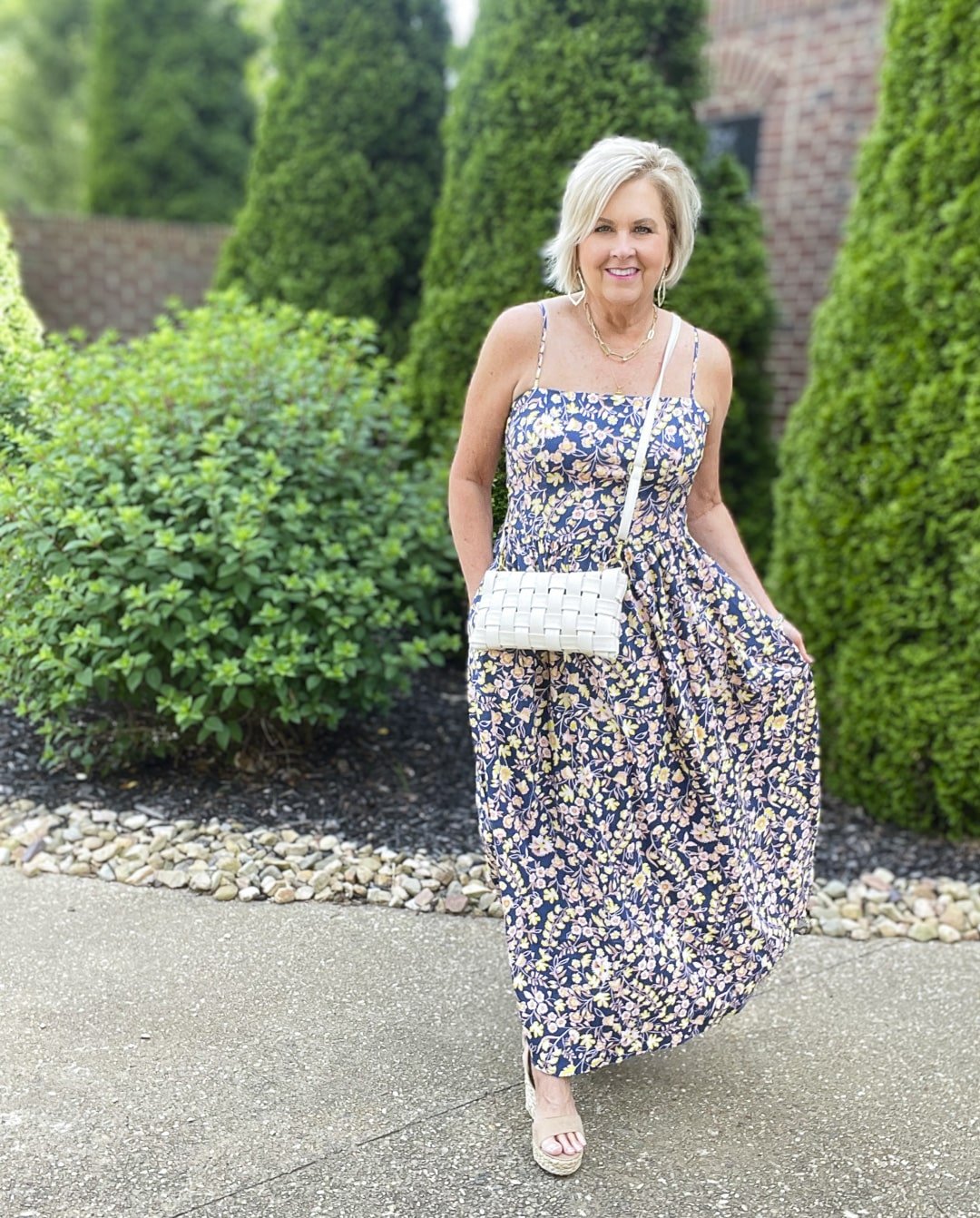 Over 40 Fashion Blogger, Tania Stephens is wearing affordable dresses from Amazon18
