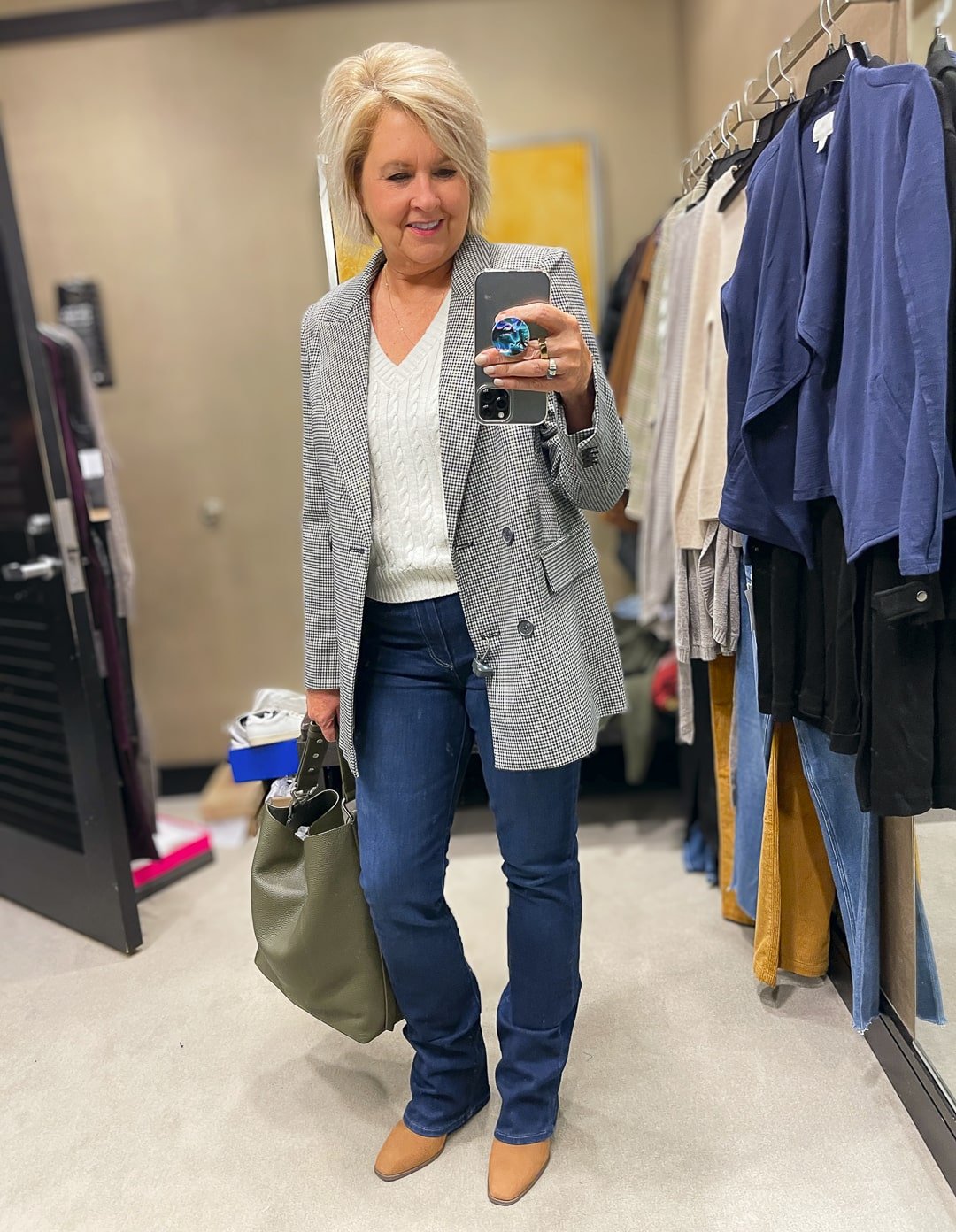Over 40 Fashion Blogger, Tania Stephens is doing a try on haul from the Nordstrom Anniversary Sale 06-2022,67
