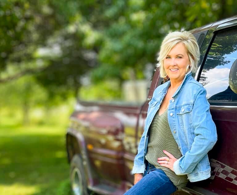 Over 40 Fashion Blogger, Tania Stephens is styling Walmart EDLP Fashion for July6