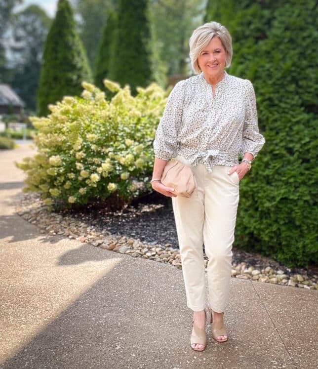 Over 40 Fashion Blogger, Tania Stephens is styling 3 casual fall outfits with one top7