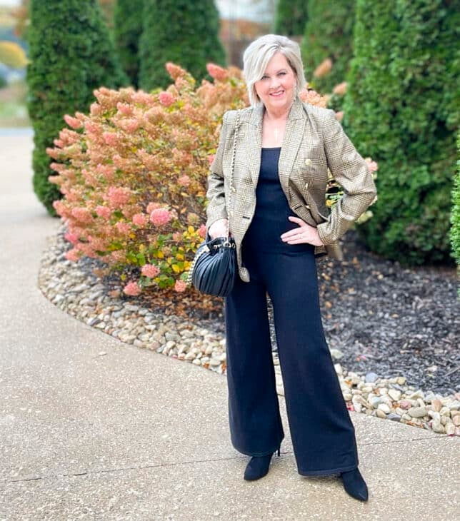 Over 40 Fashion Blogger, Tania Stephens is styling two affordable outfits for the holidays10