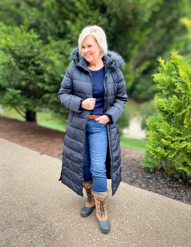 Over 40 Fashion Blogger, Tania Stephens is wearing Land's End Outerwear for all kind of weather21