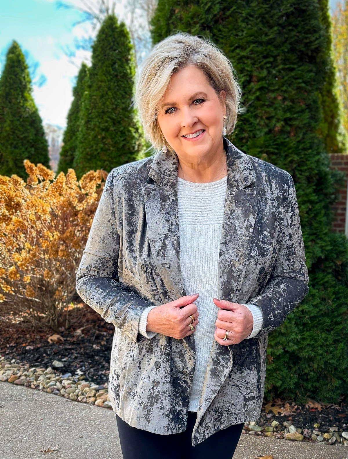 Over 40 Fashion Blogger, Tania Stephens is wearing holiday outfits in black from Nordstrom23
