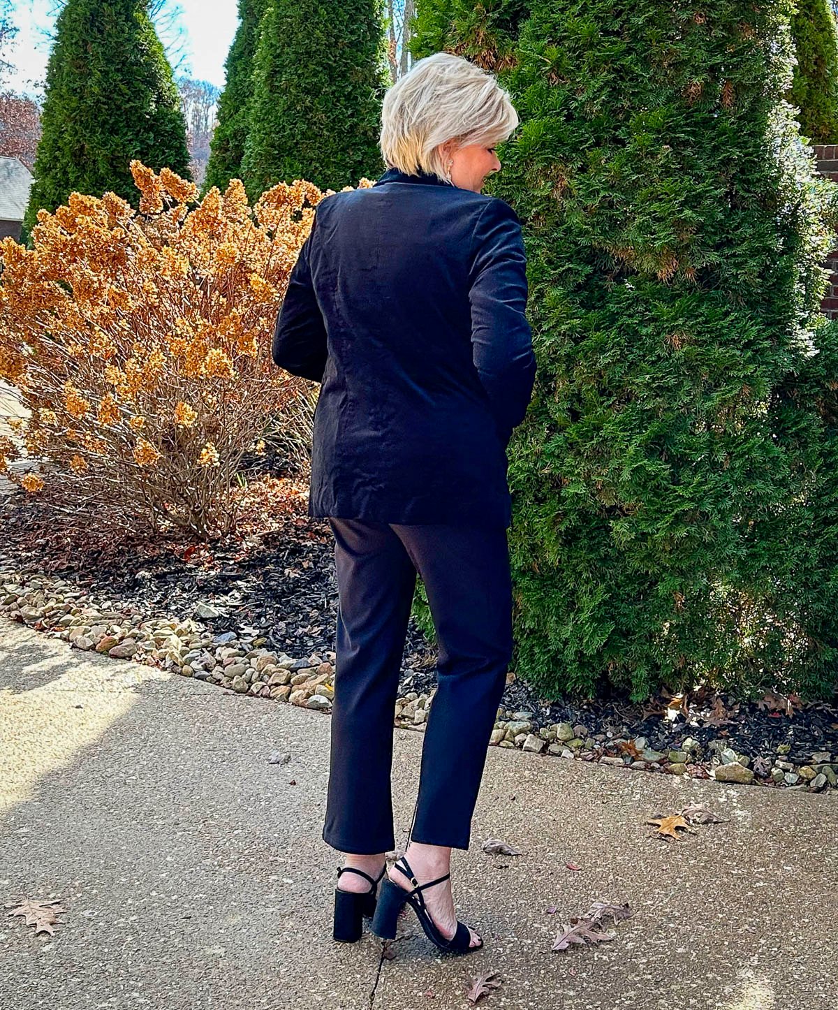 Over 40 Fashion Blogger, Tania Stephens is wearing holiday outfits in black from Nordstrom5