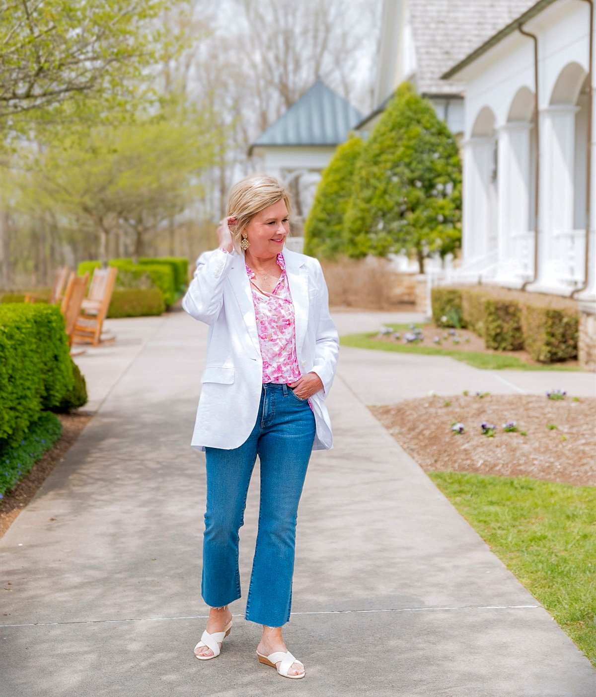 Fashion blogger, Tania Stephens is showing ways to wear a white blazer for summer 1