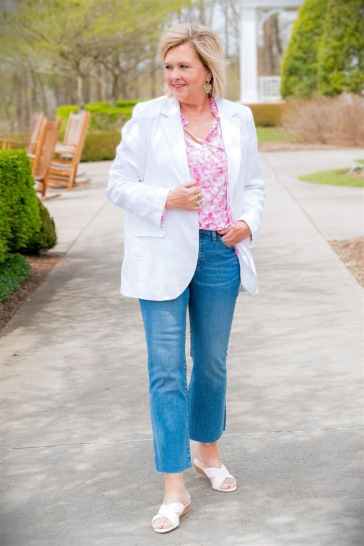 Fashion blogger, Tania Stephens is showing ways to wear a white blazer for summer3