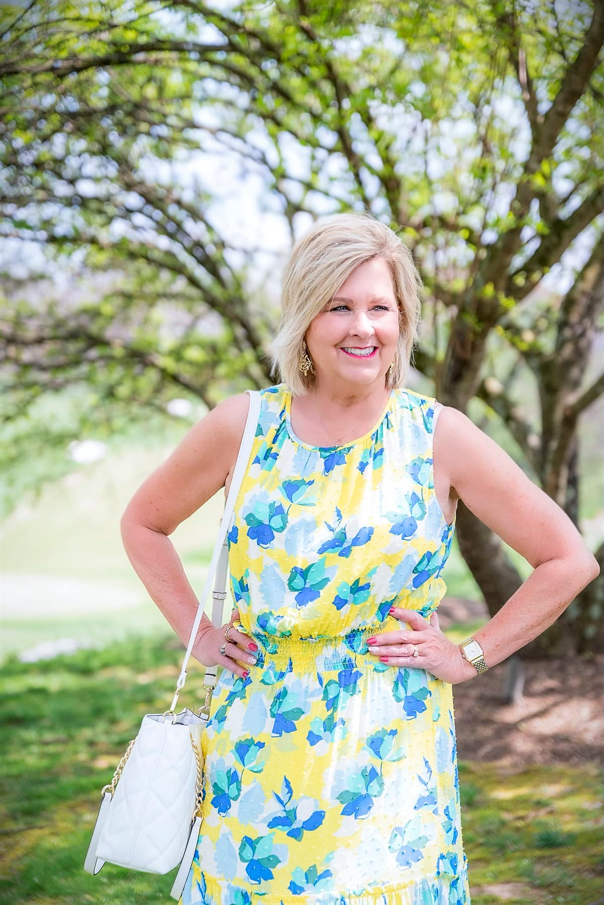 Fashion Blogger, Tania Stephens is wearing Summer Tops and Dresses That Are Bright And Colorful From Kohl's21