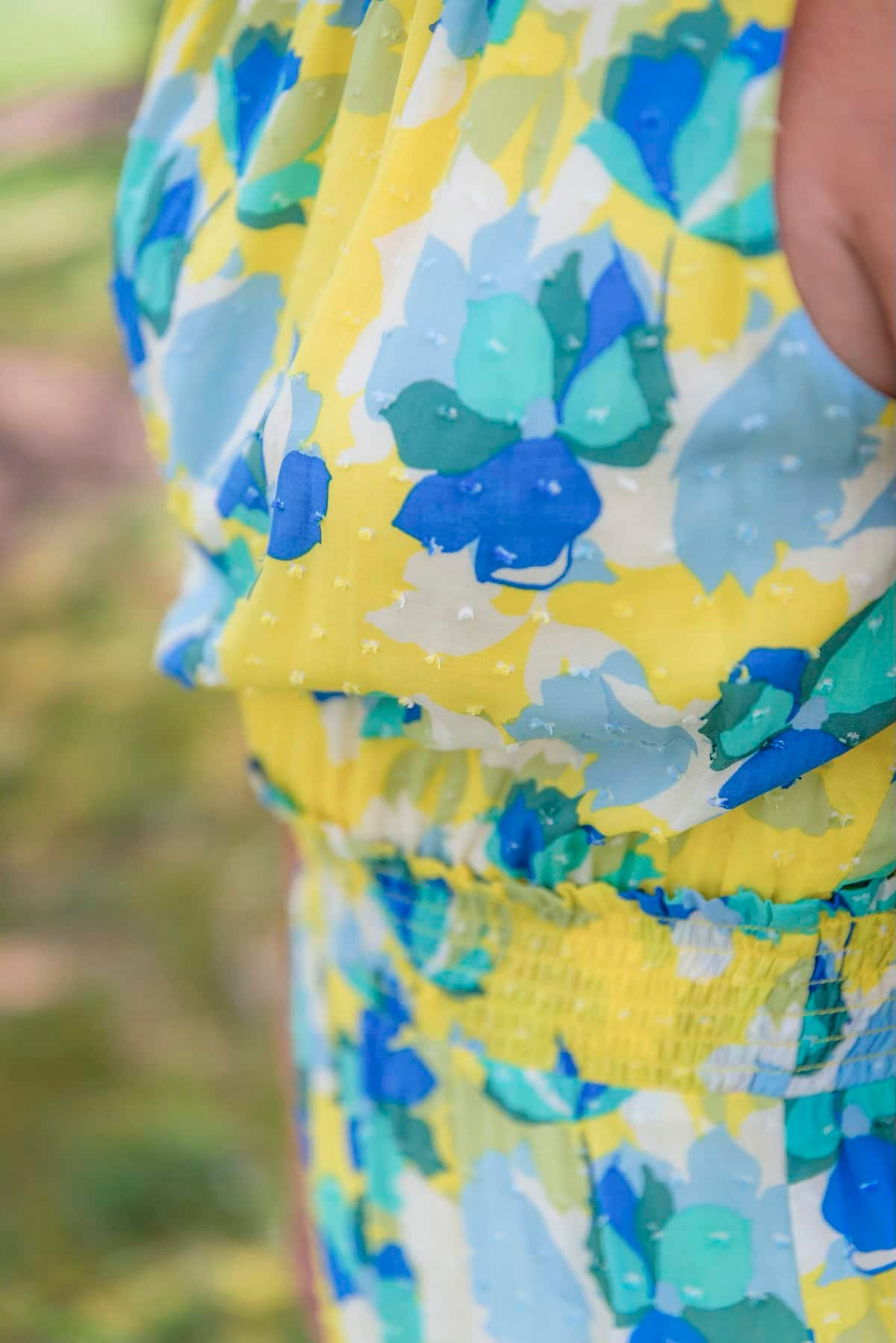 Fashion Blogger, Tania Stephens is wearing Summer Tops and Dresses That Are Bright And Colorful From Kohl's24