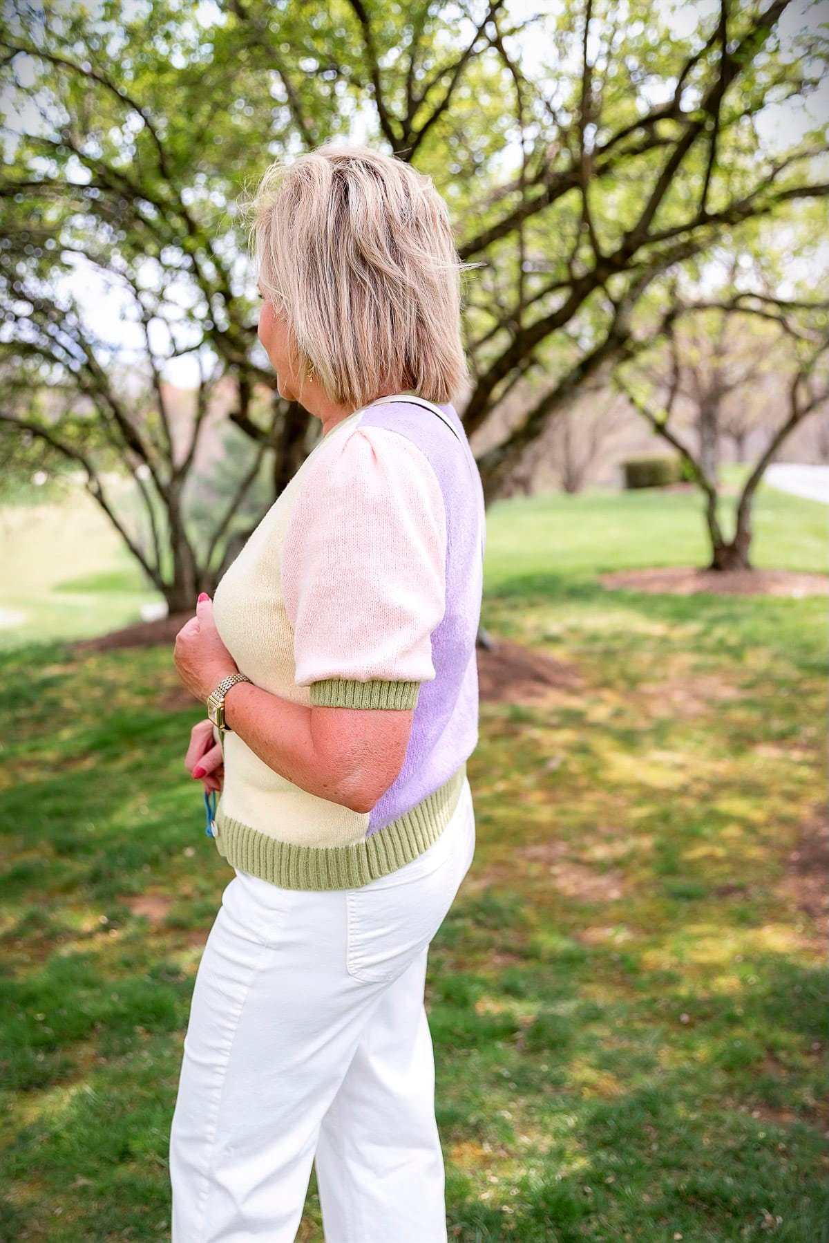 Fashion Blogger, Tania Stephens is wearing Summer Tops and Dresses That Are Bright And Colorful From Kohl's4