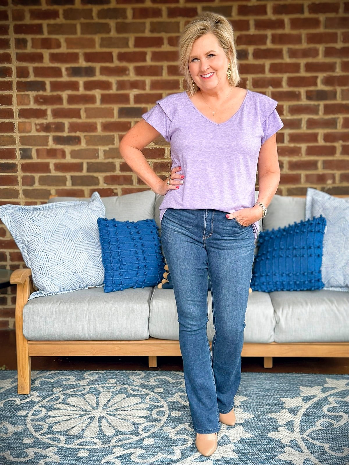 Fashion Blogger, Tania Stephens is styling Lightweight summer tops with sleeves from Amazon with a pair of jeans 39