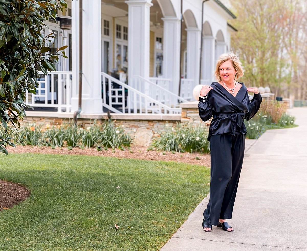 Fashion Blogger, Tania Stephens is showing 3 outfits to wear to a wedding other than a dress13