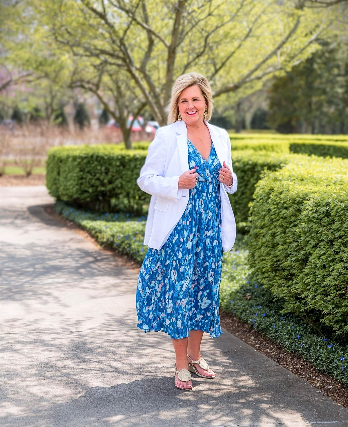 Fashion blogger, Tania Stephens is showing ways to wear a white blazer for summer8