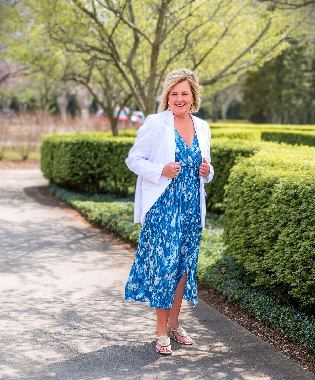 Fashion blogger, Tania Stephens is showing ways to wear a white blazer for summer9