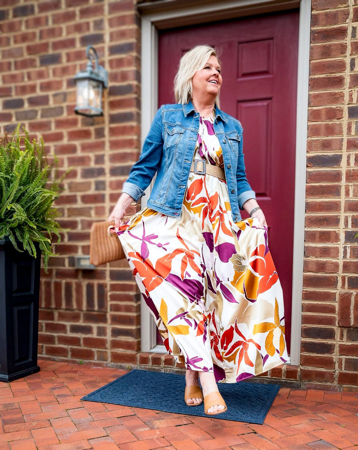 Fashion Blogger is wearing affordable and classic fashion from Banana Republic Factory5